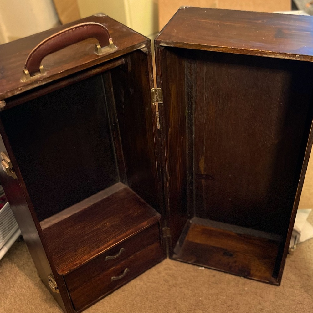 American Girl Doll Princess Treasure Wooden WardrobeTrunk needs tlc